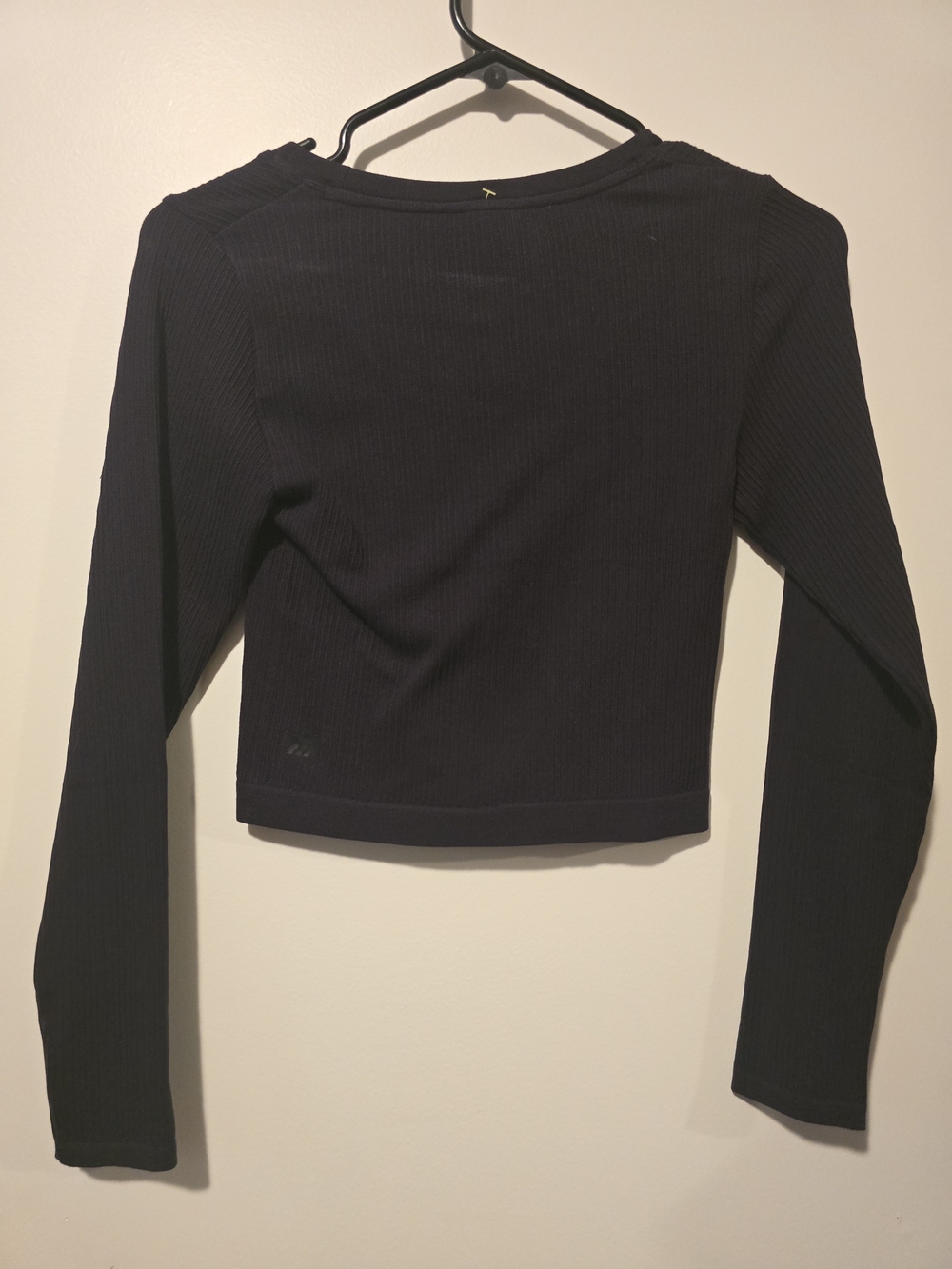 All In Motion NWT Ribbed Performance Long-Sleeve Crop Top - Picture 2 of 5